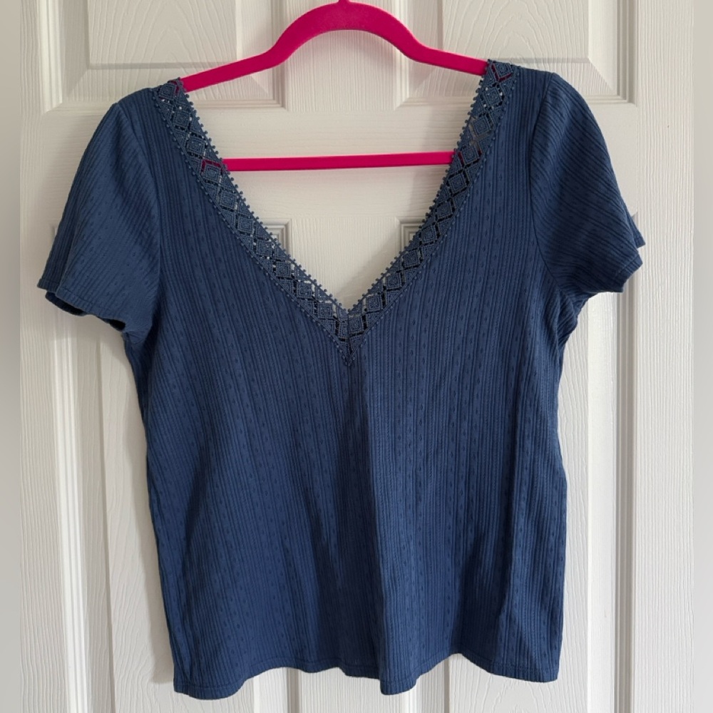 Sezane T-shirt top V-neck front and back